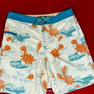 Patagonia wavefarer board shorts, swim trunks